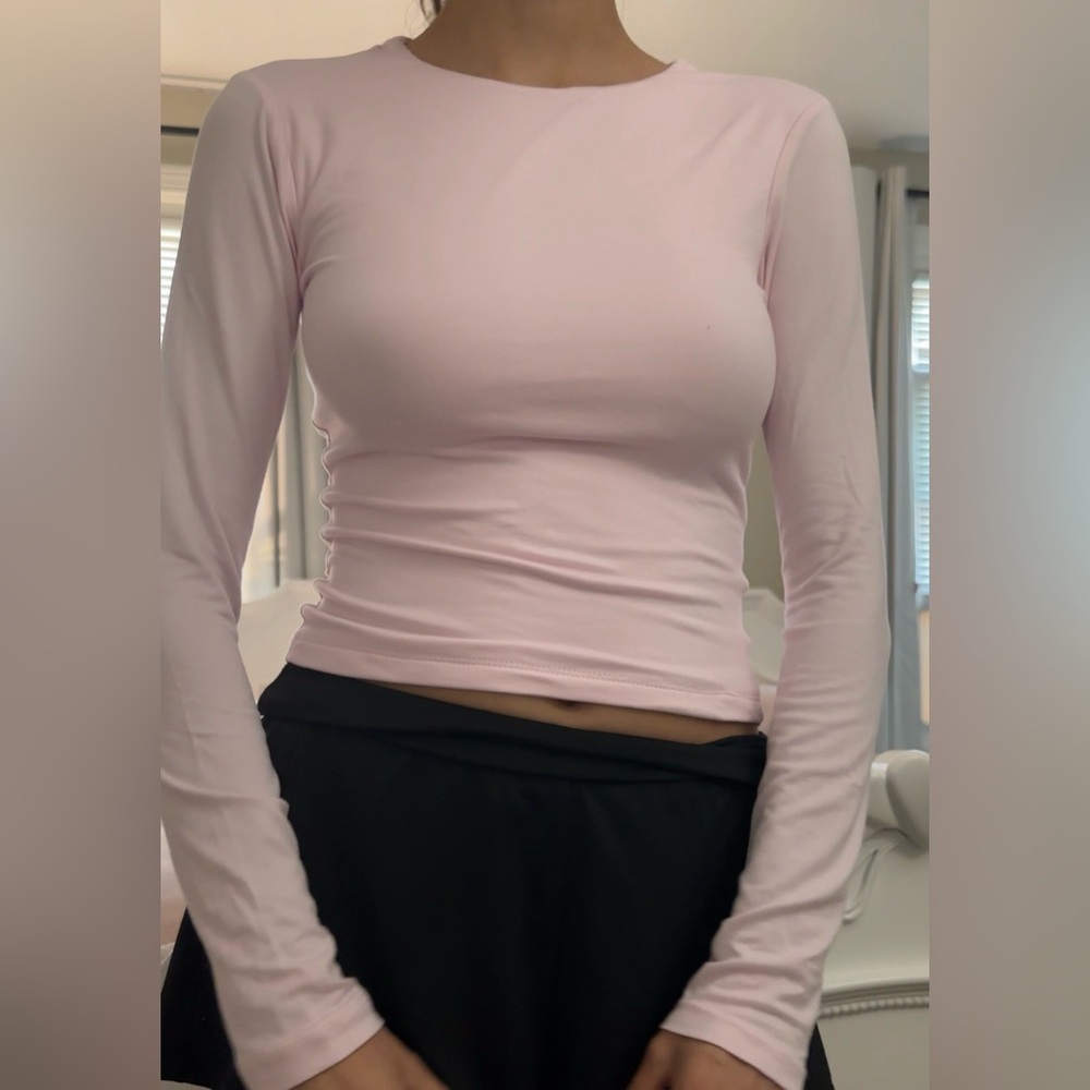 Slim Fit Long-Sleeve Crewneck Top in Light Pink